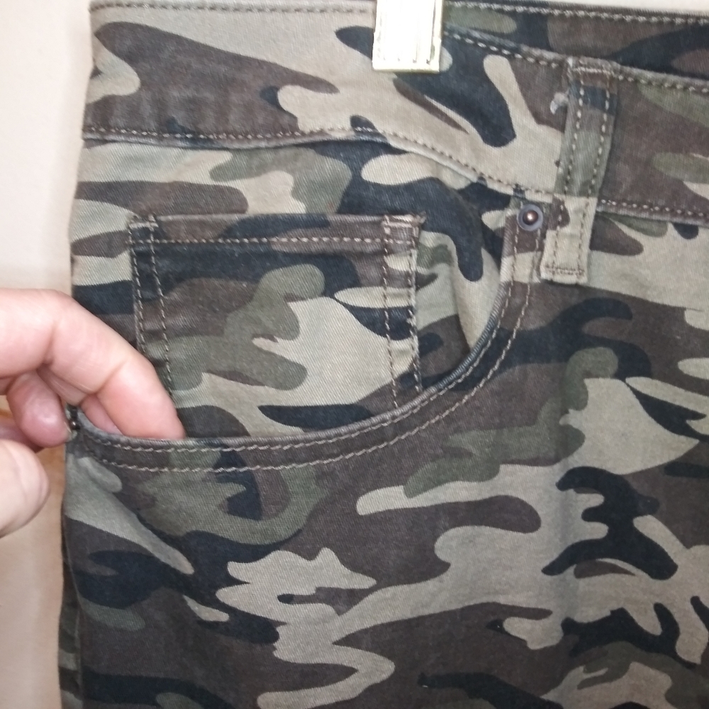 No Boundries High Rise Skinny Camo Jeans - Picture 3 of 8